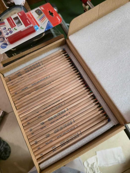 Lápis de Cor Amazon Basics — Caixa 120 Cores (Novo)