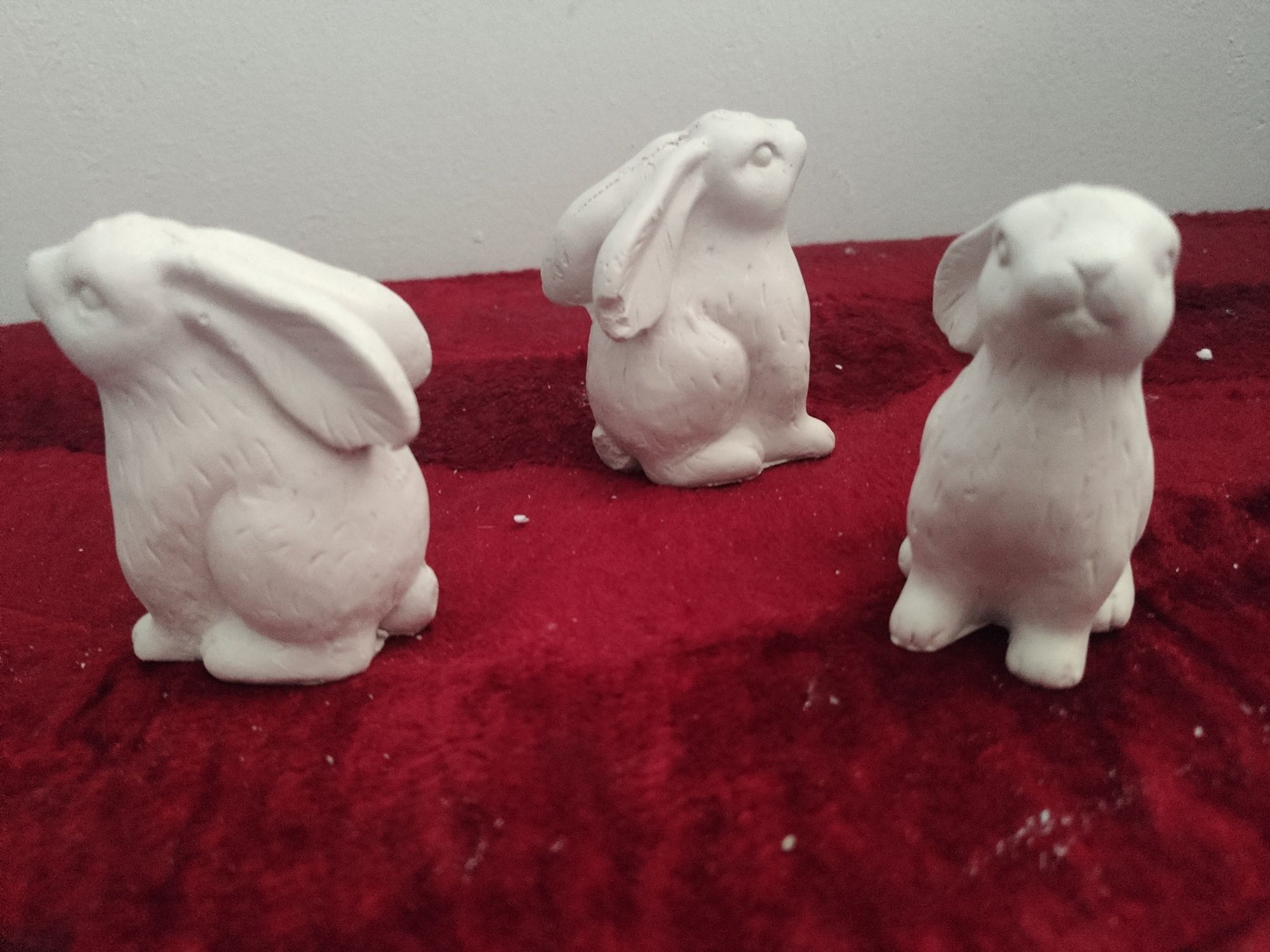 Zajączek wielkanocny figurka z gipsu wysokość 7 cm