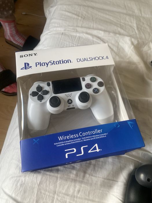 Pad ps4 nowy nieotwierany