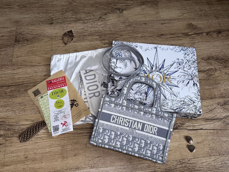 Жіноча сумка Christian Dior Book Tote