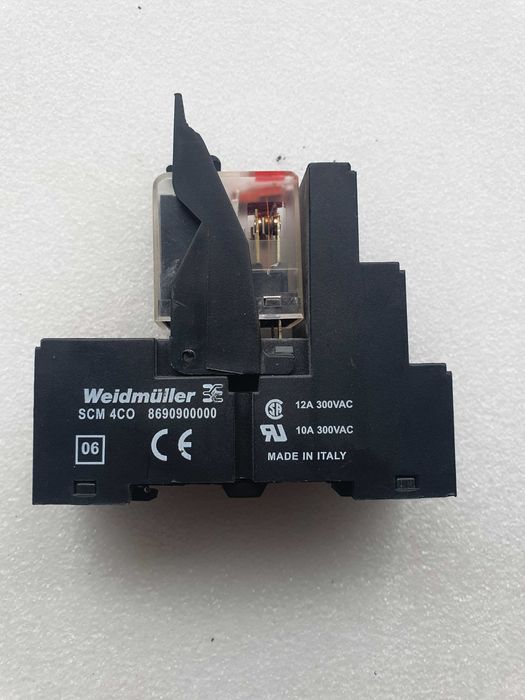 Base com o  relé 	
SCM 4CO