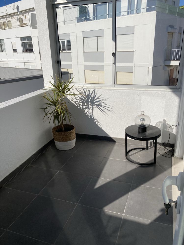 Apartamento T1 - 2ª Linha da praia c/garagem WI-FI