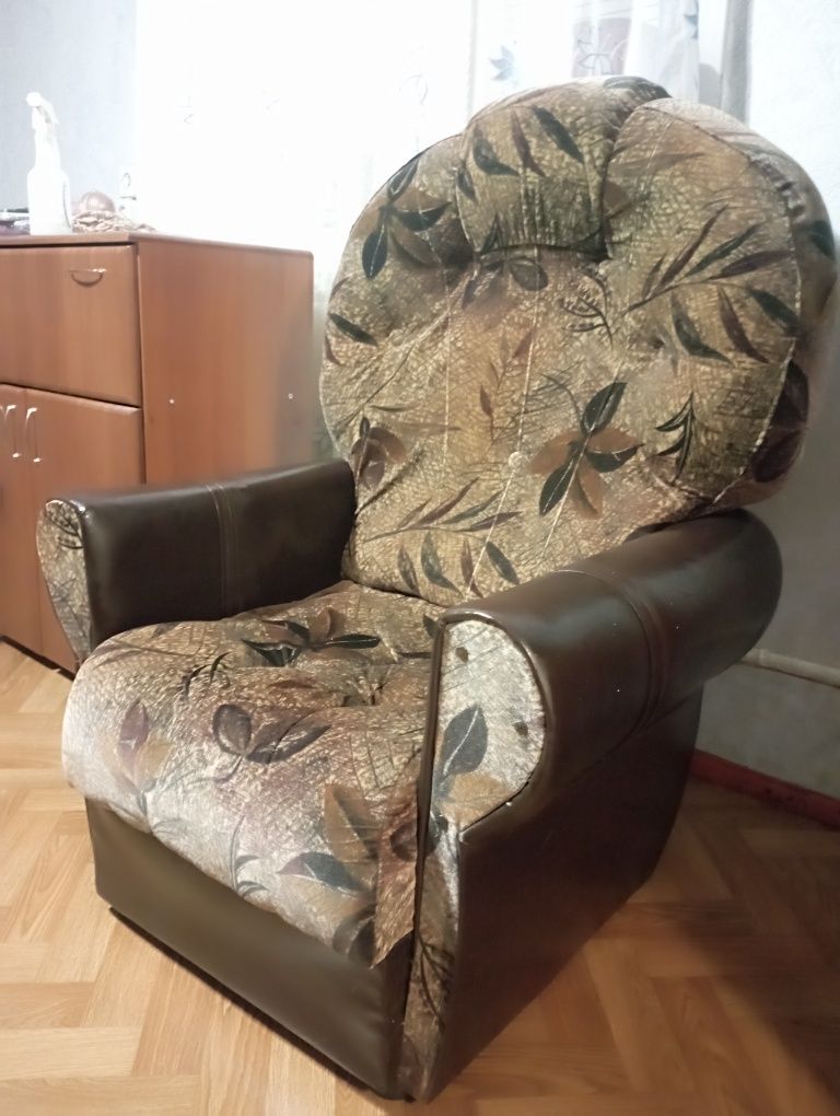 2 одинаковых Кресла