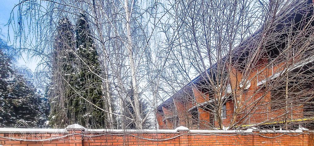 У продажі затишний таунхаус з виходом на Журавлівське водосховище!