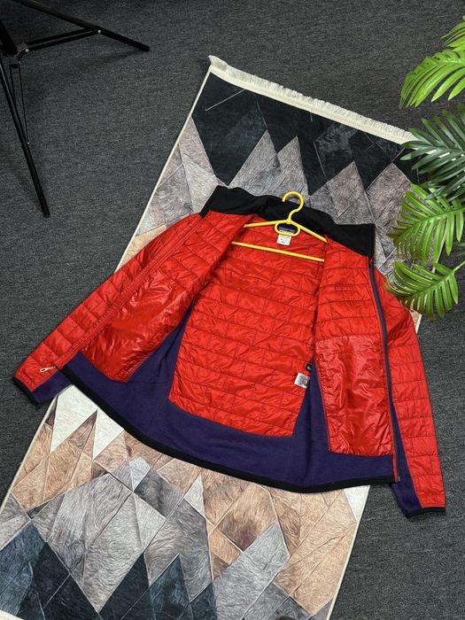 Микропуховик Patagonia куртка розмір S пуховик
