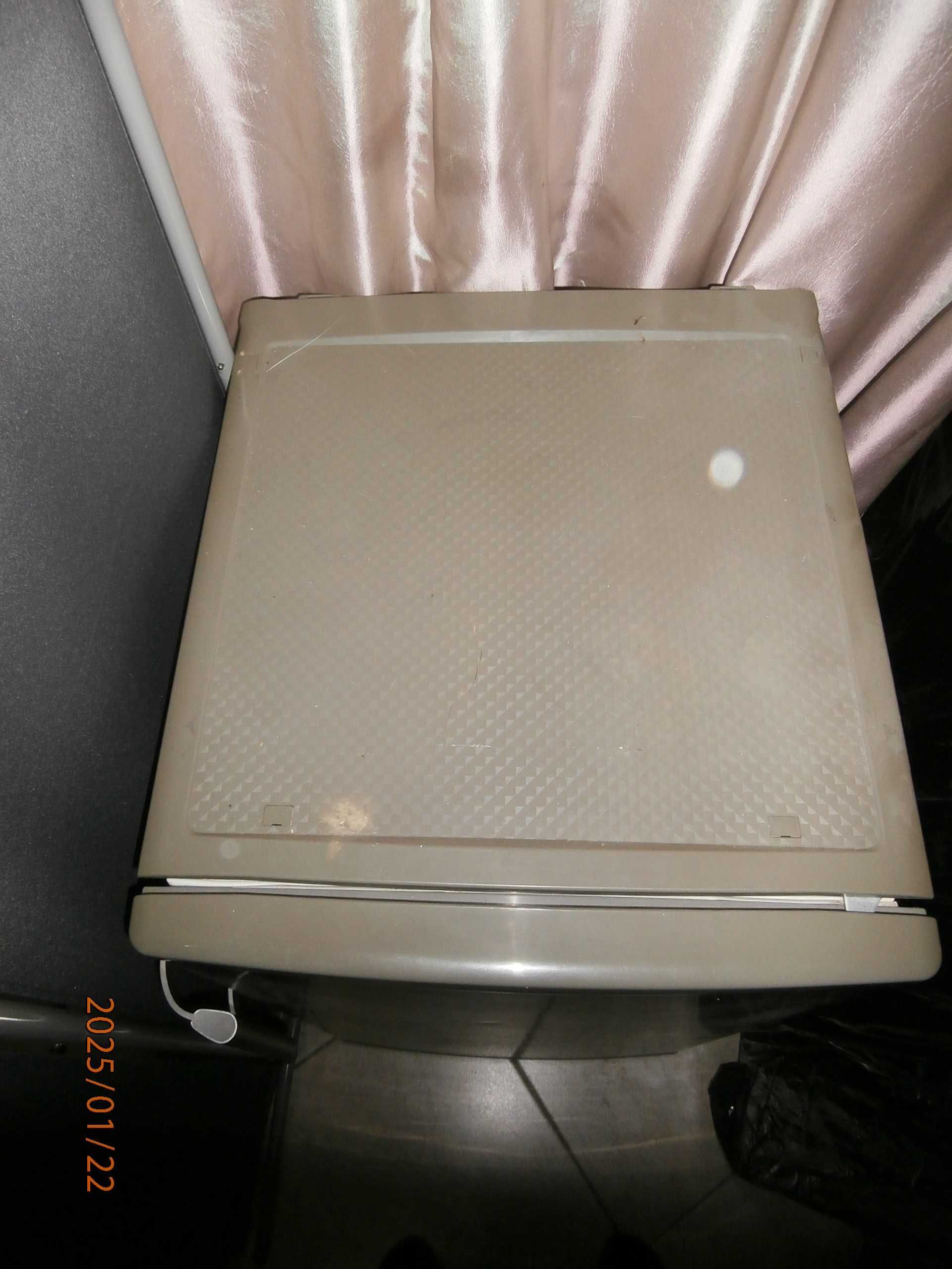 Lodówka pod blatowa Candy 85 cm - Uszkodzona (sam korpus)