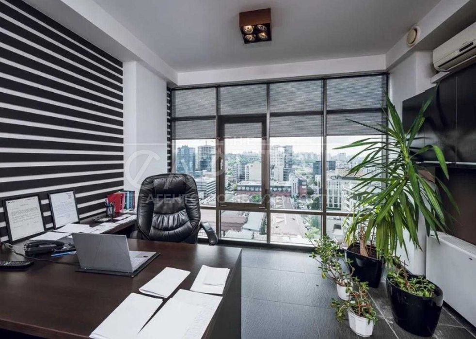 Продаж офіс  182 м2, Велика Васильківська, Центр