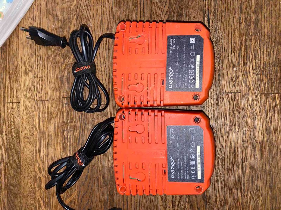 Зарядний пристрій  Dnipro-M FC-122