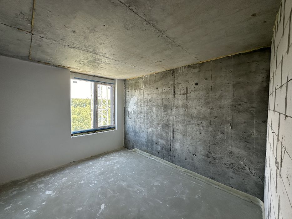 Продається трикімнатна квартира район Канада.