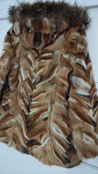 Futro z lisa z kapturem