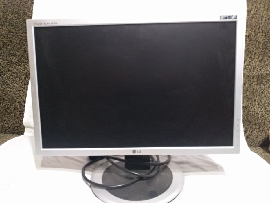 Монитор LG  L 204 WT