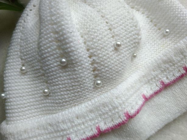 Wiosenna czapeczka dla dziewczynki biała koraliki obwód główki 47cm