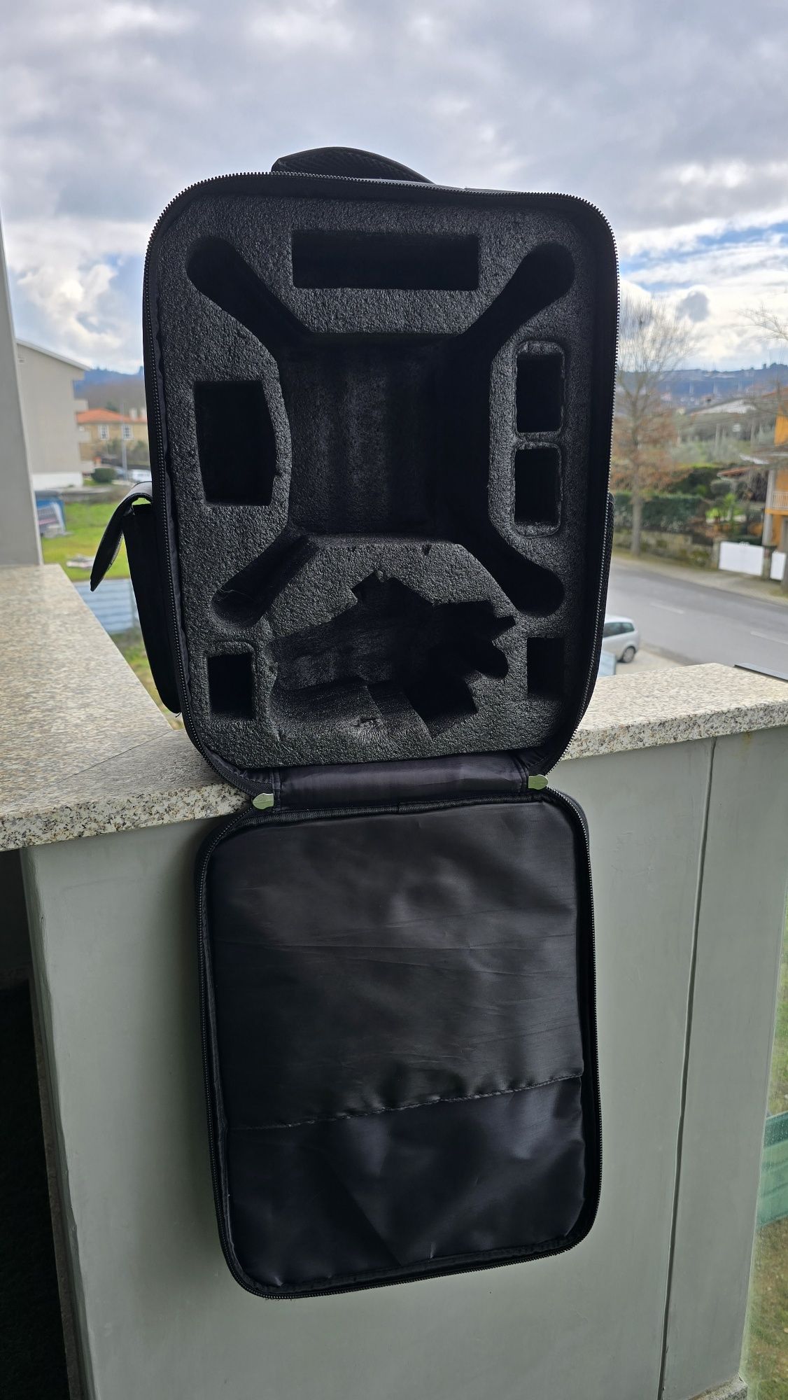 Vendo mala, comando e carregador para drone phantom