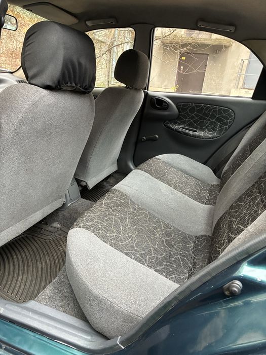 Автомобіль Daewoo Sens