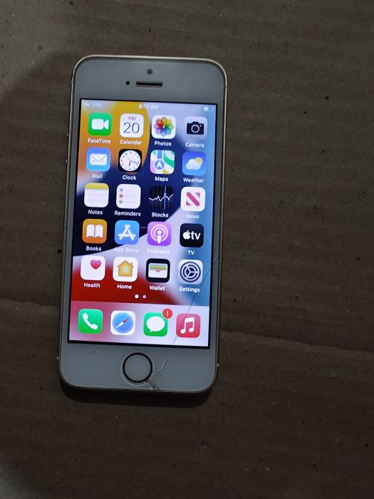 Iphone se 16 gb gold icloud lock