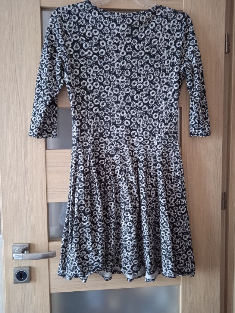 Sukienka kwiaty 40 L rękaw 3/4