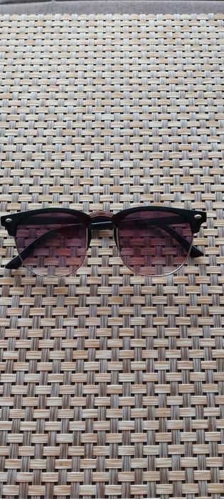 Okulary przeciwsłoneczne.