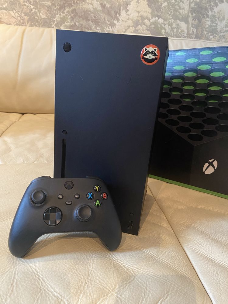 Продам Xbox Series X 1Tb
