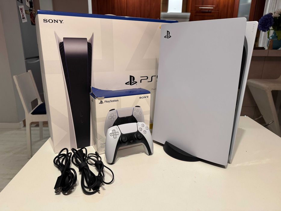 Playstation 5 z napędem + Pad + akcesoria i pudelko