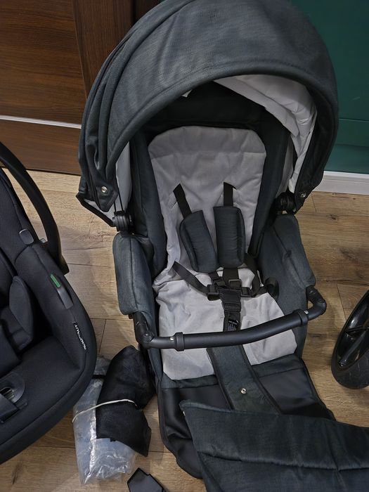 Wózek dziecięcy 3w1 firmy Quali, fotelik Cosmo isofix.
