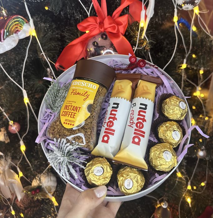 Подарункові Новорічні бокси/ СОЛОДКІ НАБОРИ KINDER ТА NUTELLA