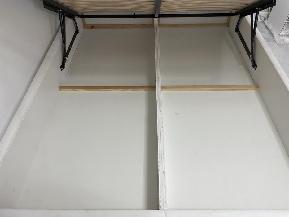 Nowoczesne łóżko zamszowe z kryształkami i materacem