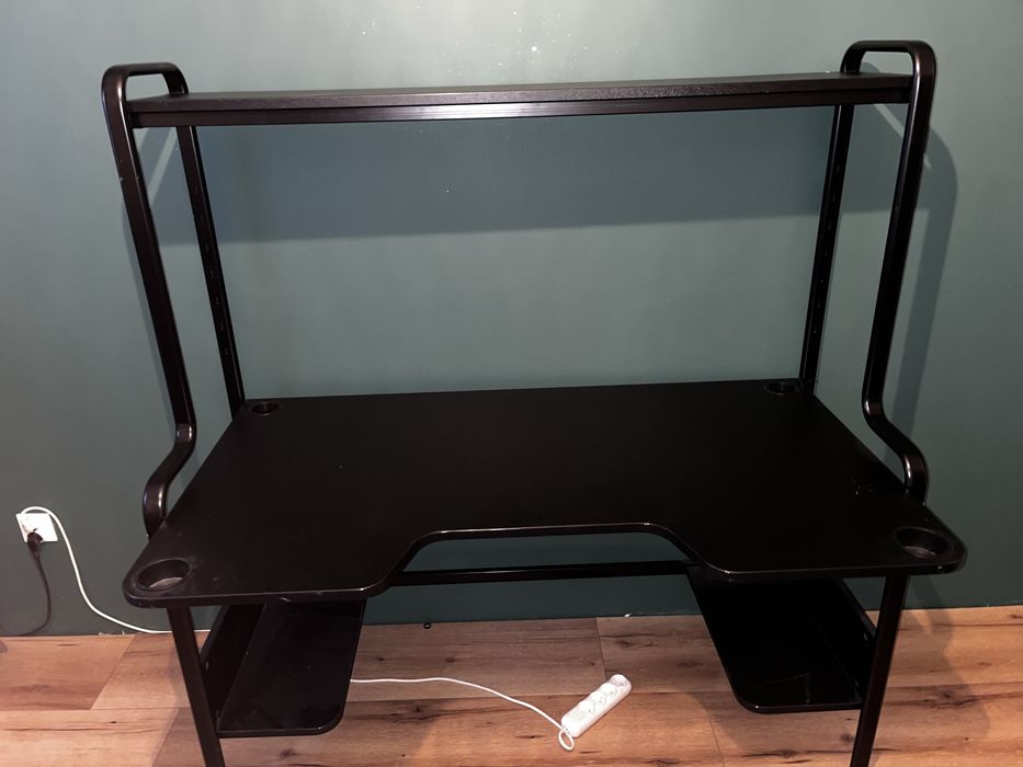 Biurko Gamingowe Z Półką Fredde Ikea