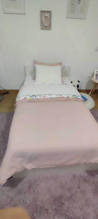 Cama solteiro lacada em branco com colchão