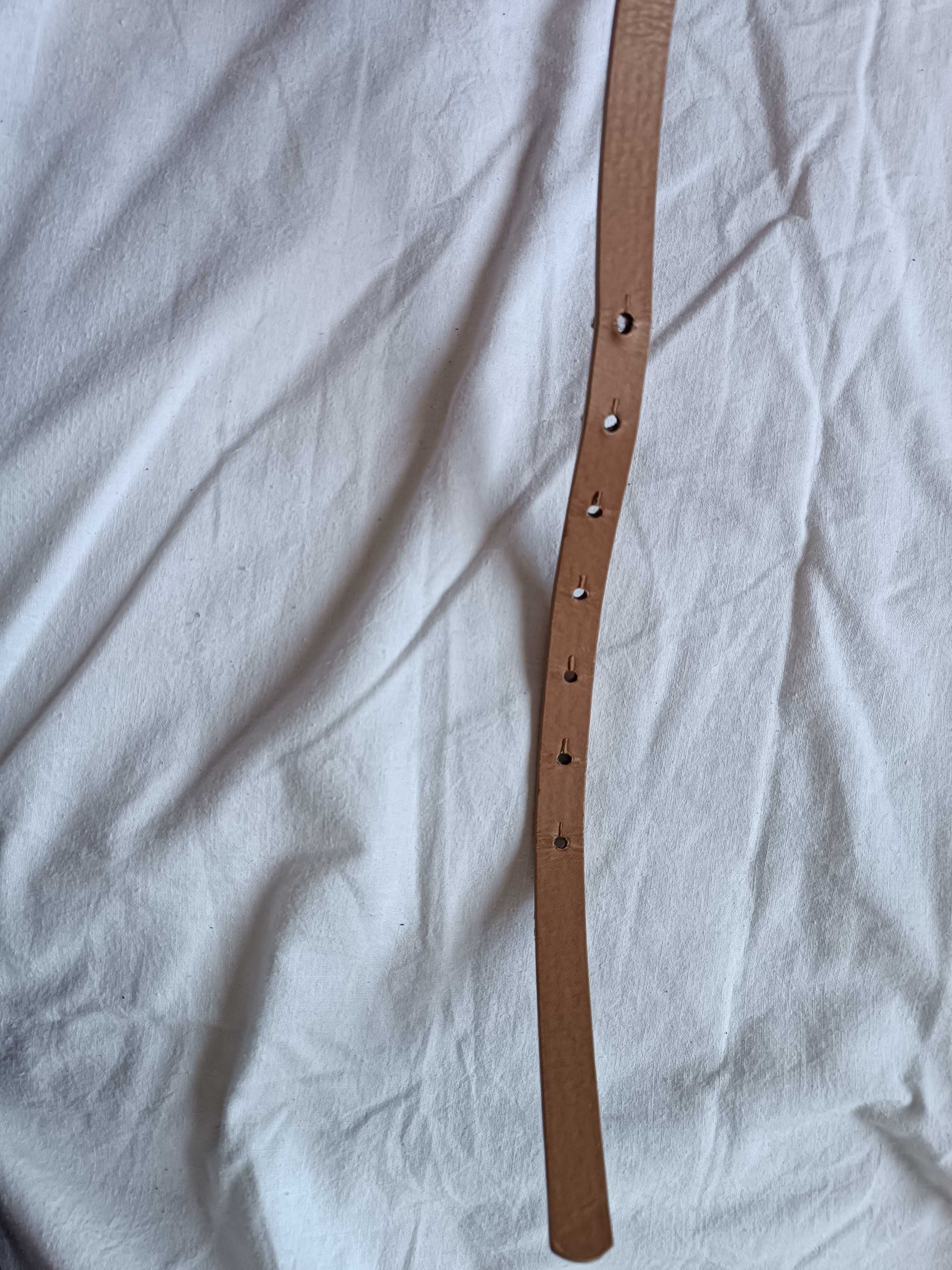 Pasek z ozdobną sprzączką Carry