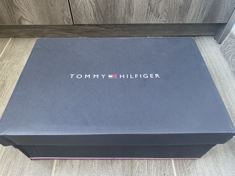 Новые оригинальные кроссовки Tommy Hilfiger размер 12/46 30,5 см.