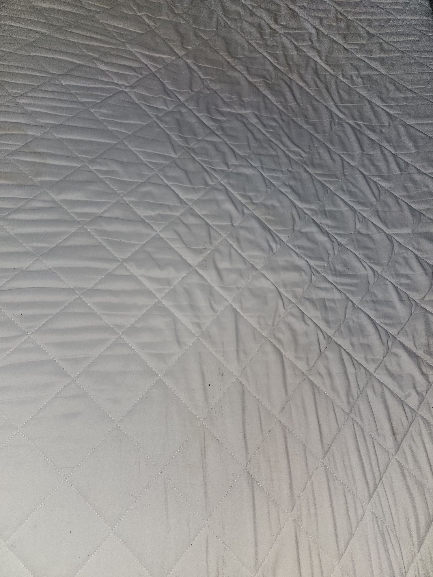 Łóżko drewniane z materacem 120x200