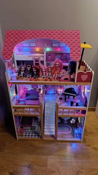 Sprzedam drewniany domek dla lalek