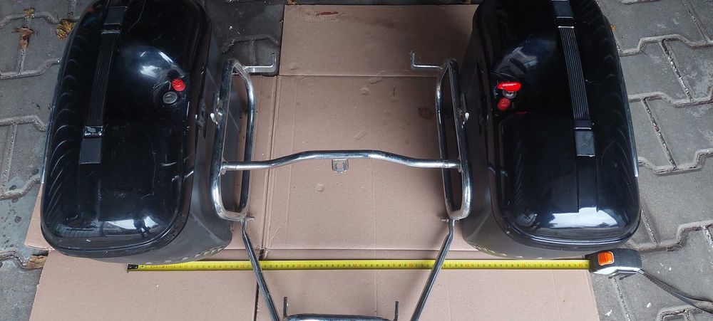 SUZUKI Zestaw Kufrów bocznych z stelażem