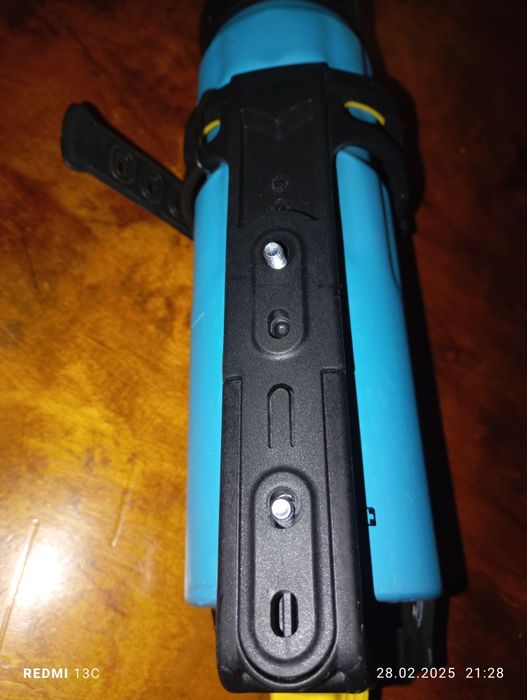 Bidon rowerowy wraz z mocowaniem