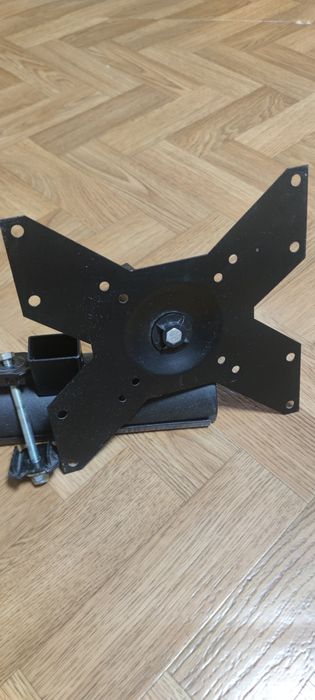 Тримач для телевізора