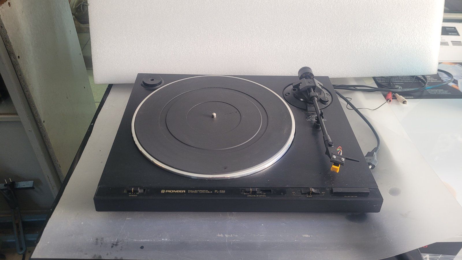 Програвач вінілових платівок Pioneer PL-335