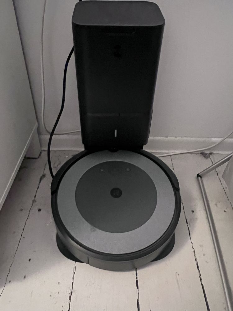 iRobot Roomba i3+ z stacja dokującą