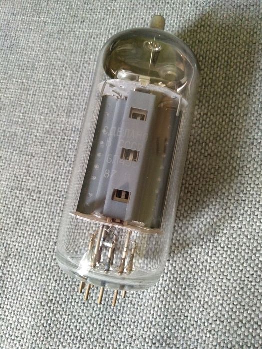 Lampa radziecka 6P45C