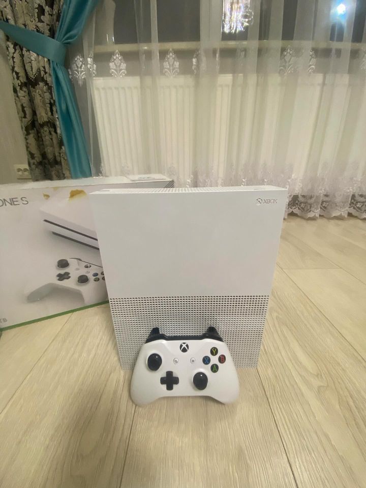 Приставка Xbox ONE S 1TB,Sony Playstation 4 Slim/Pro/5,nitendo