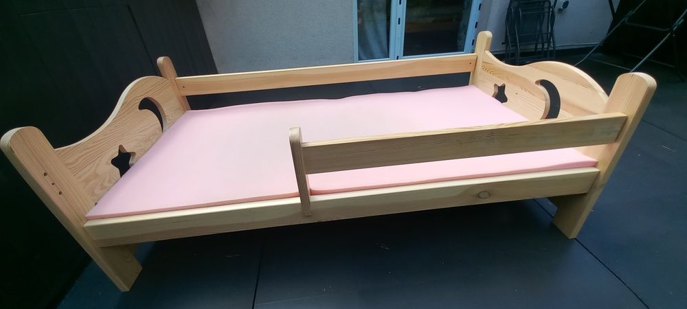 Łóżeczko drewniane dla dziecka