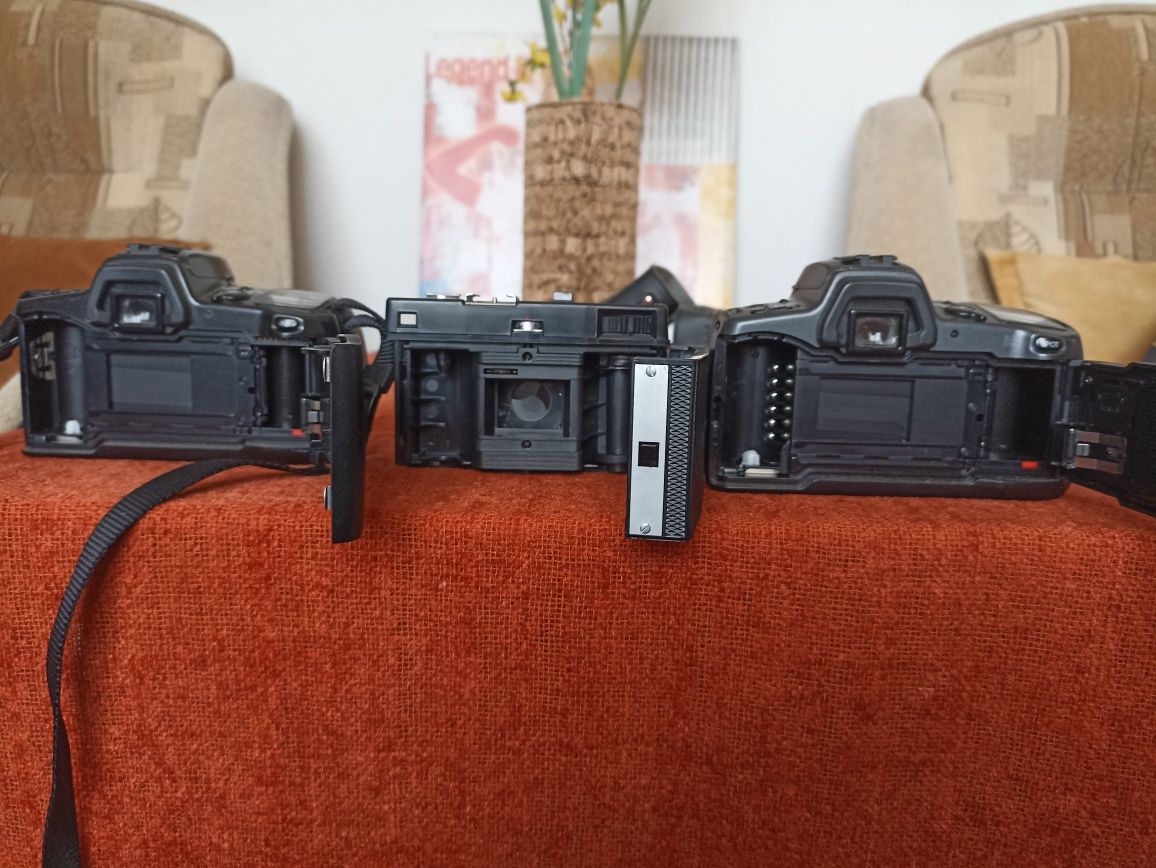 2 aparaty fotograficzne Smena 8 M i Minolta Dynax 500si