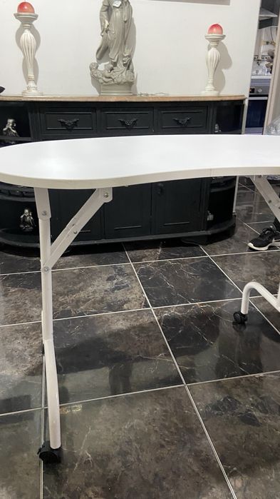 Mesa de unhas, desmontavel