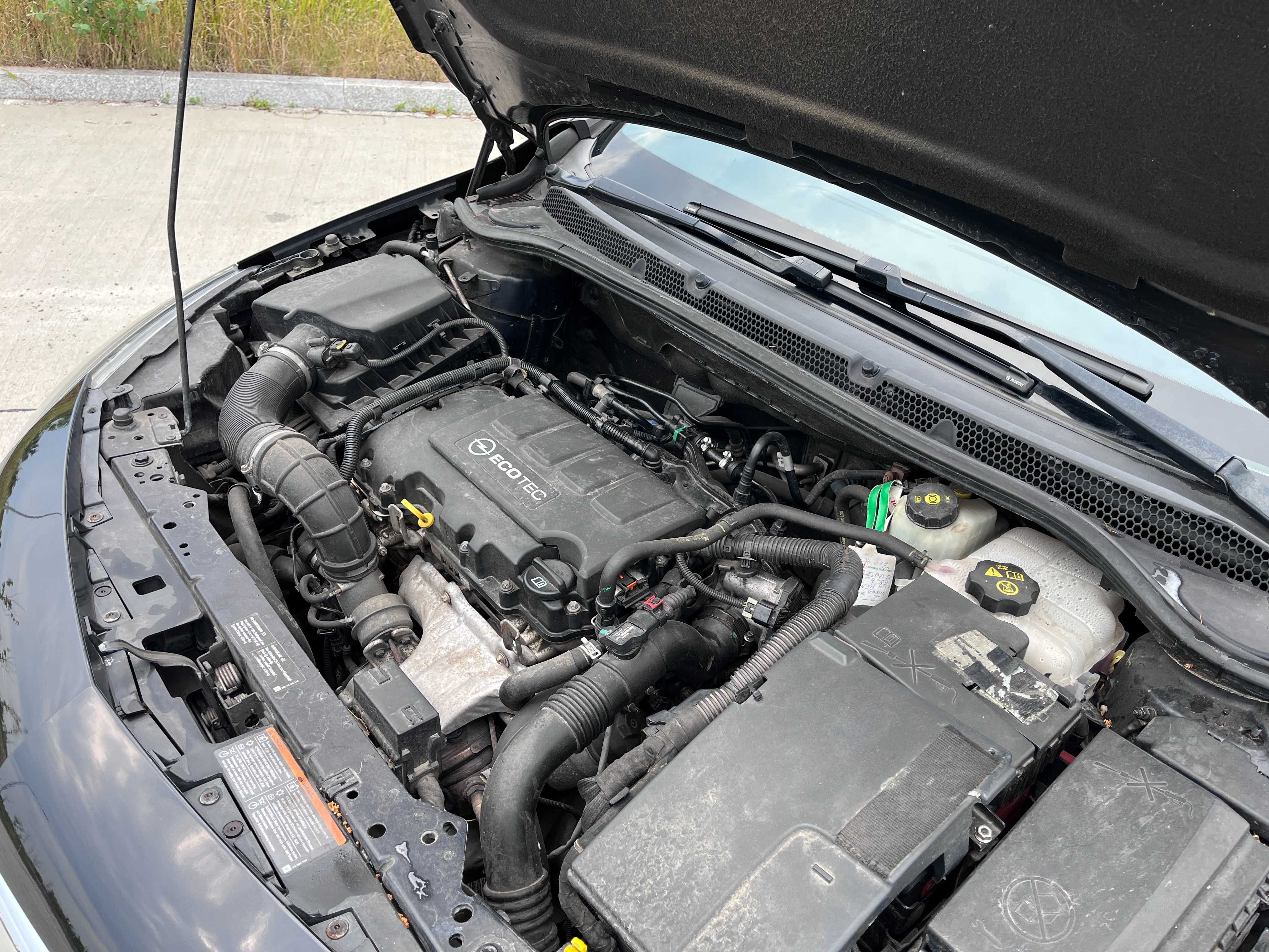 Opel Astra J - 1.4 turbo benzyna
