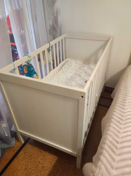 Vendo cama de criança com colchão como nova