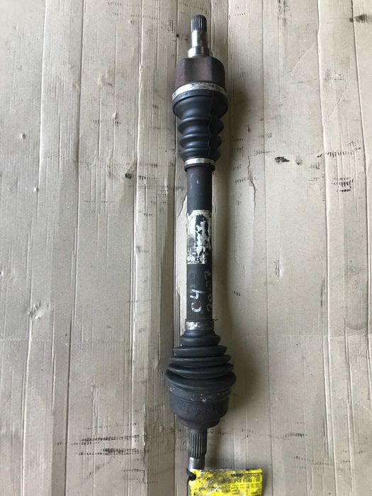 Полуось привод шрус Peugeot 307 \ Citroen C4 1.4 1.6 (ЛІВА)