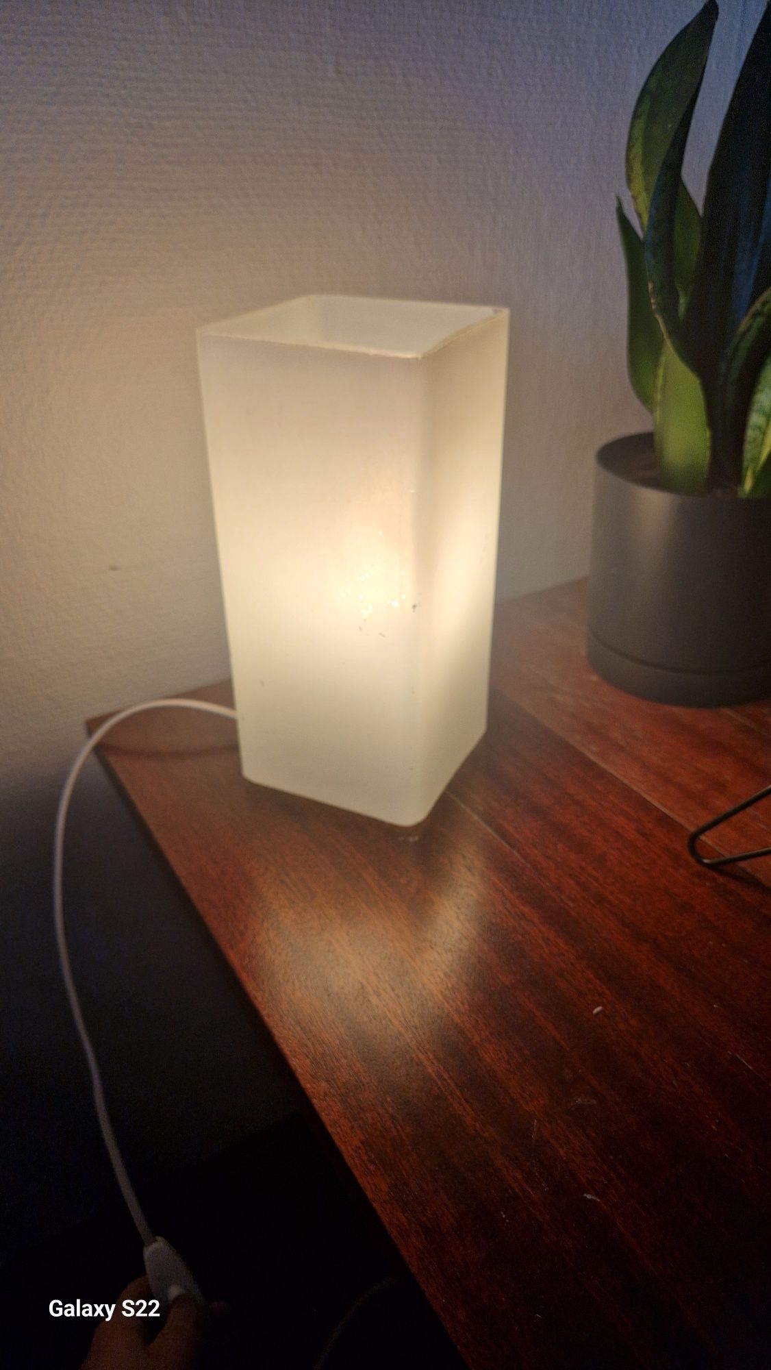 Lampka z IKEA, z żarówką