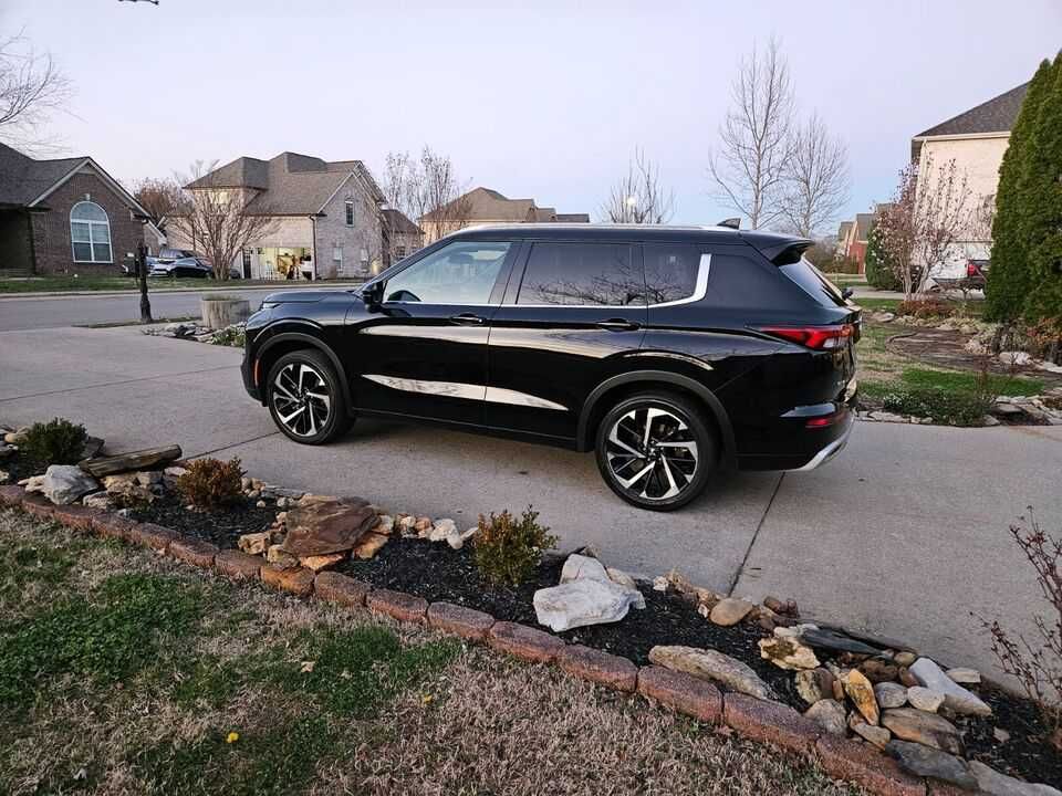 2022 Mitsubishi Outlander SEL Launch Edition