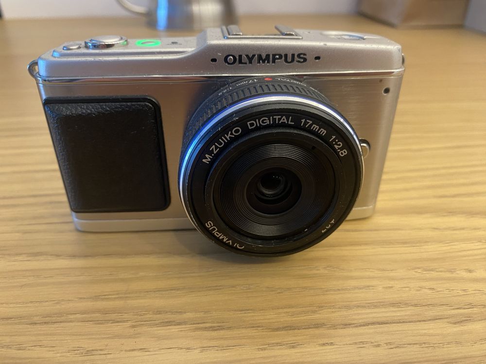Olympus PEN E-P1 + Zuiko 17mm f2.8
