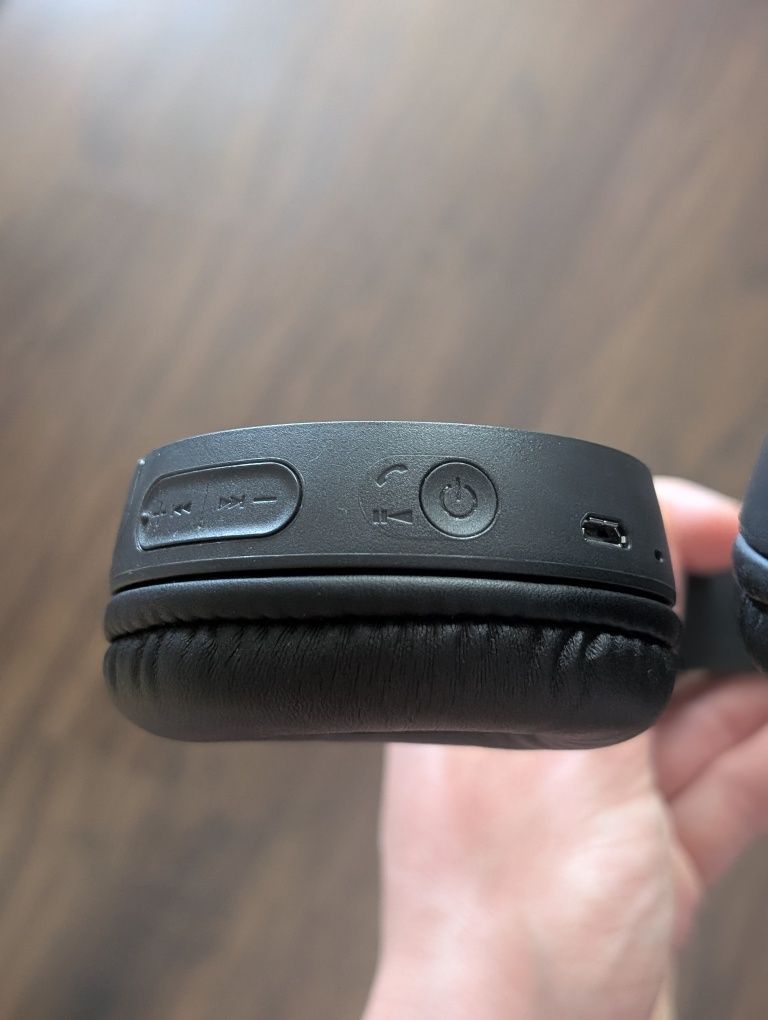 Nauszne słuchawki bezprzewodowe Sony WH-CH500