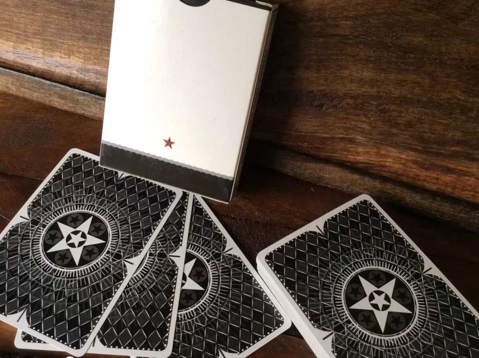 Baralho de Cartas Zombie, Tzarovka, Veteran e Red Bar